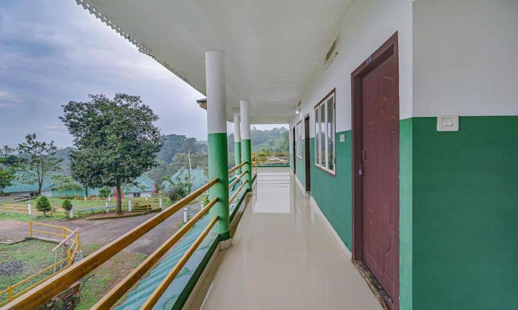 Moss Adams Inn Vagamon Buitenkant foto