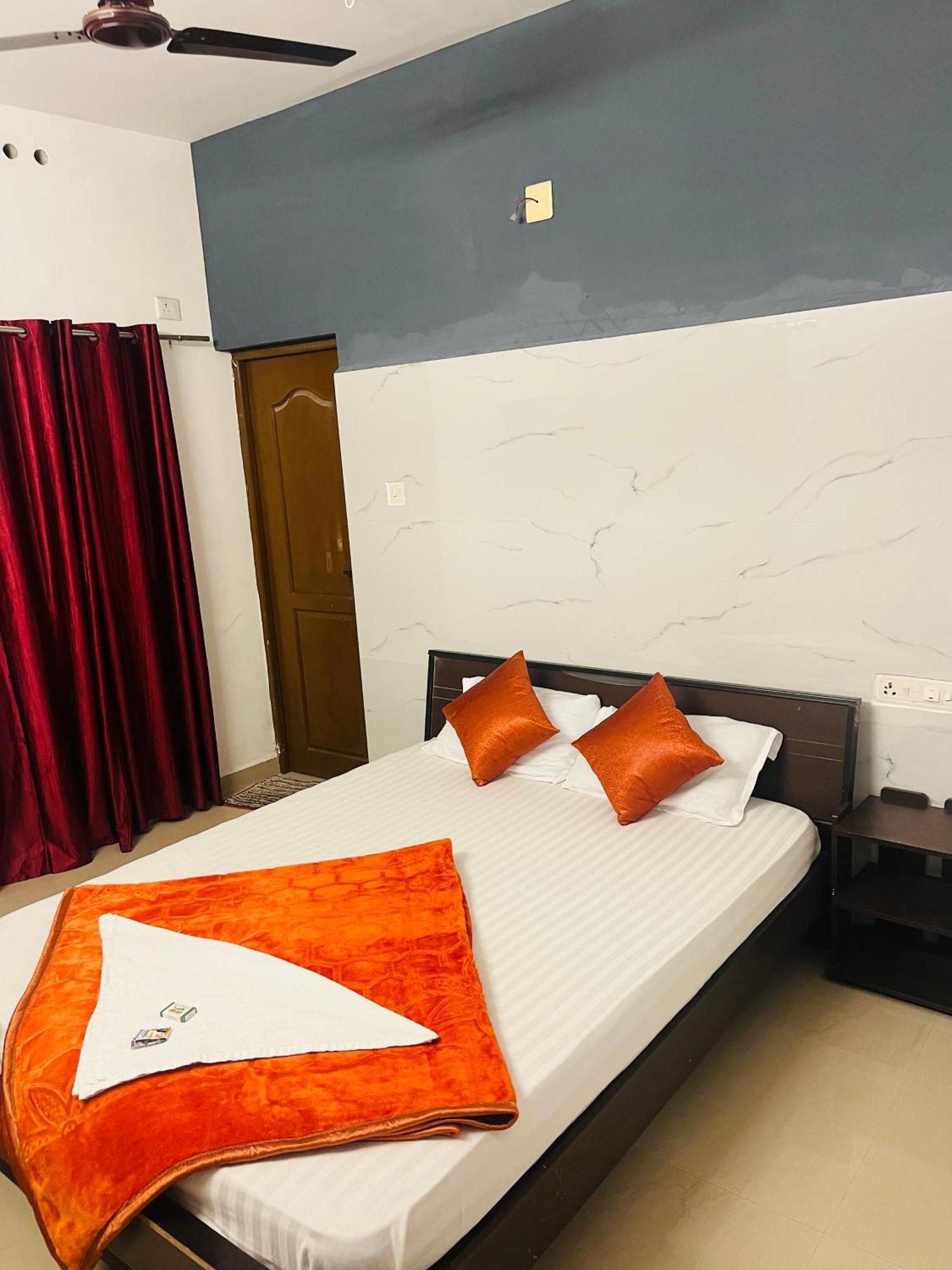 Moss Adams Inn Vagamon Buitenkant foto